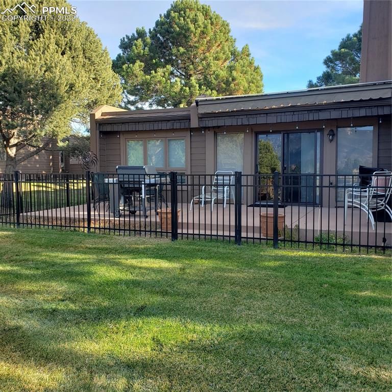 1048 Hill Cir, Colorado Springs, CO 80904