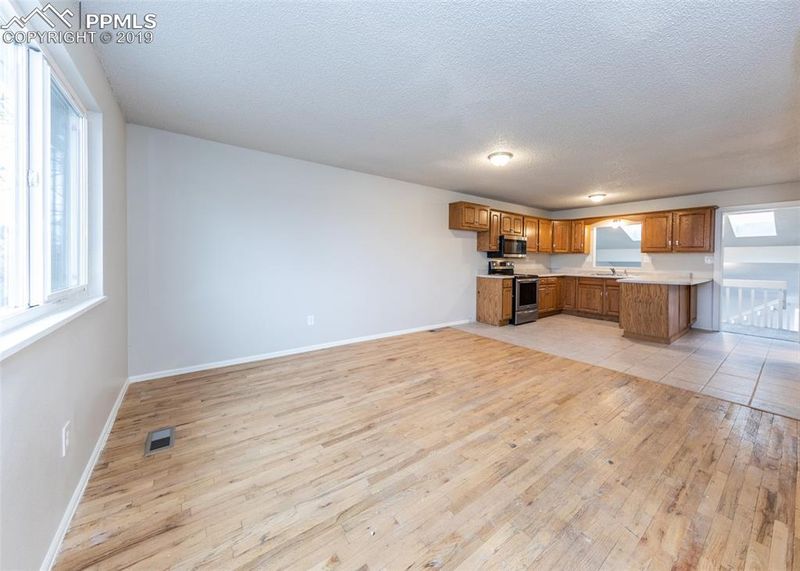 1048 Wezel Dr, Colorado Springs, CO 80917