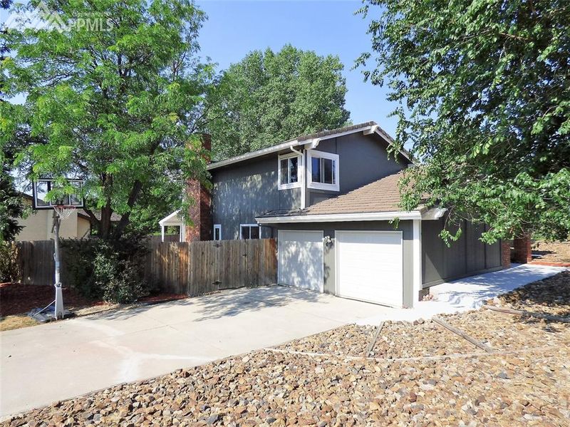 105 Dolomite Dr, Colorado Springs, CO 80919