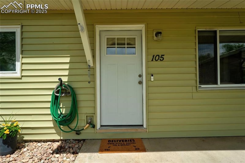 105 Easy St, Colorado Springs, CO 80911