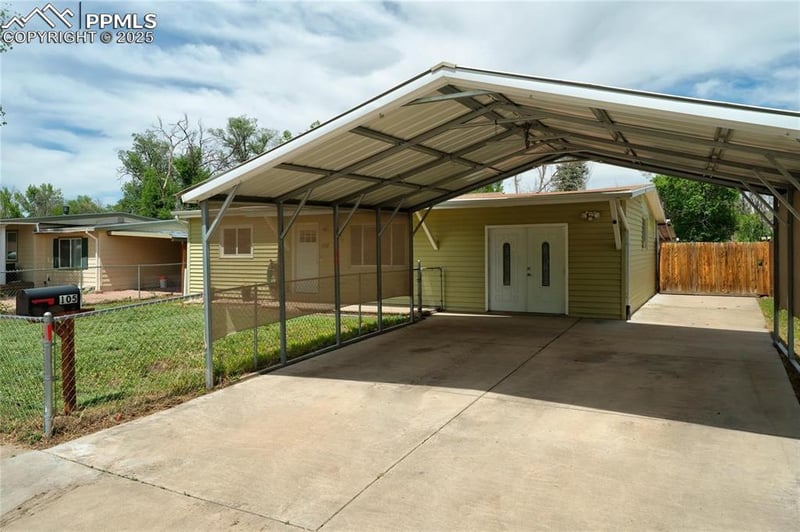 105 Easy St, Colorado Springs, CO 80911