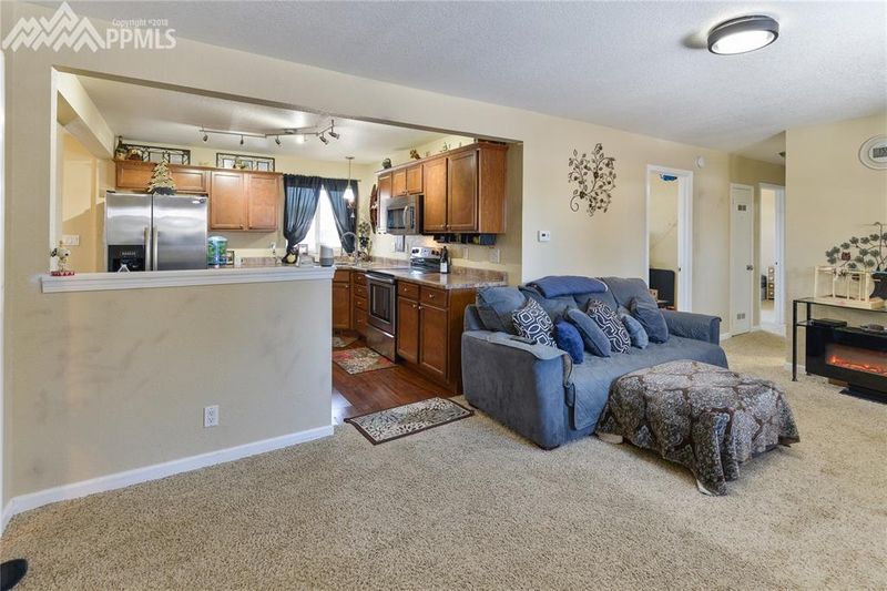 105 Leta Dr, Colorado Springs, CO 80911