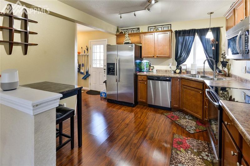 105 Leta Dr, Colorado Springs, CO 80911