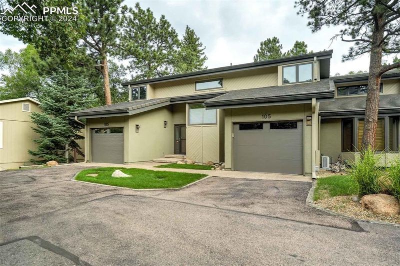 105 Mayhurst Ave, Colorado Springs, CO 80906