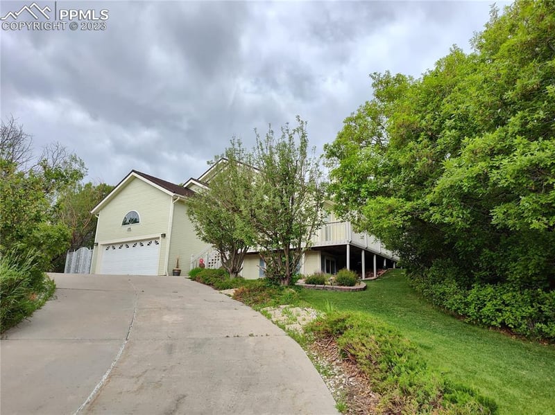 105 Pauma Valley Dr, Colorado Springs, CO 80921