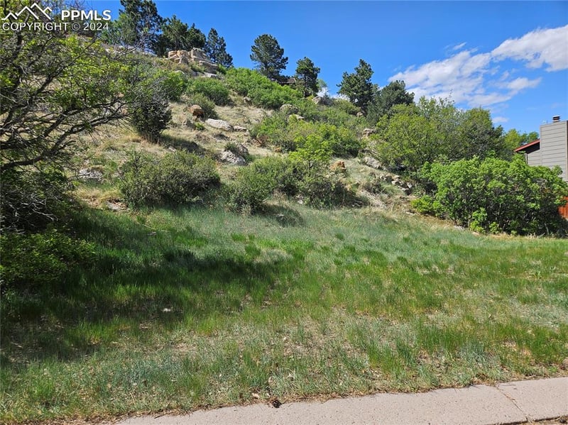 1050 Haverhill Pl, Colorado Springs, CO 80919