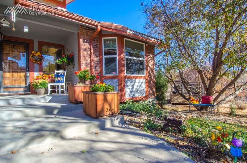 1050 Popes Valley Dr, Colorado Springs, CO 80919