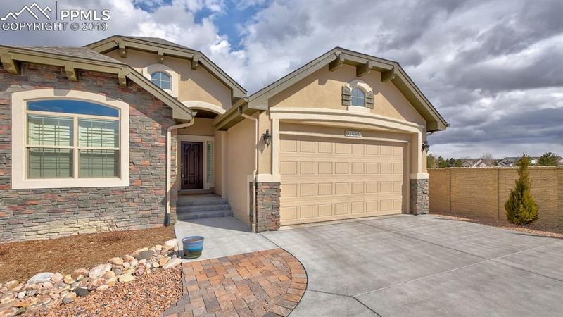 10525 Slumber Ridge Way, Colorado Springs, CO 80908