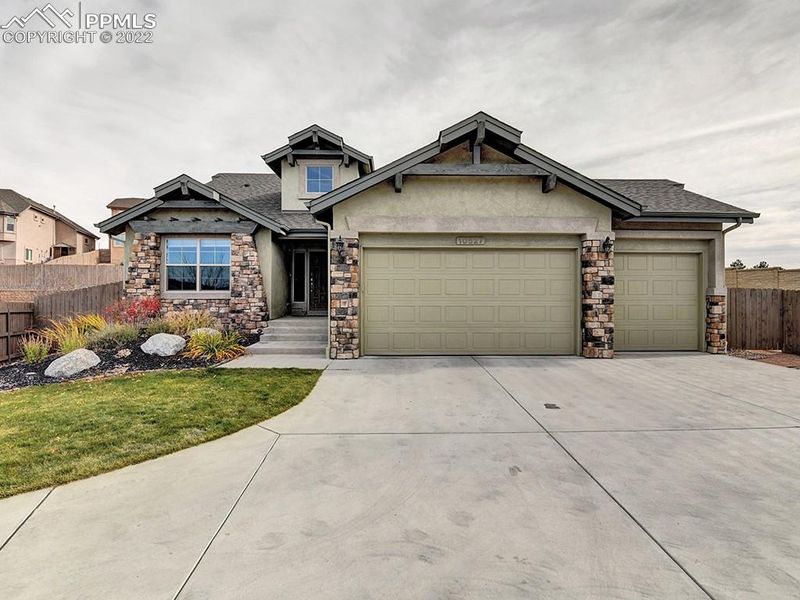 10527 Old Stable Ct, Colorado Springs, CO 80908