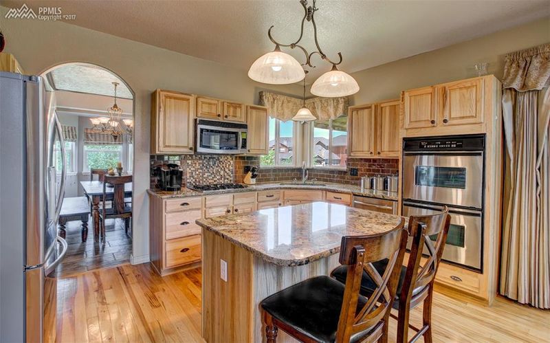 1054 Glengary Pl, Colorado Springs, CO 80921