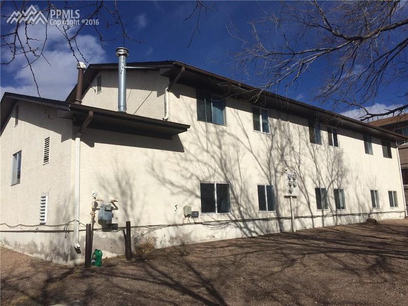 1055 Chiricahua Loop, Colorado Springs, CO 80915