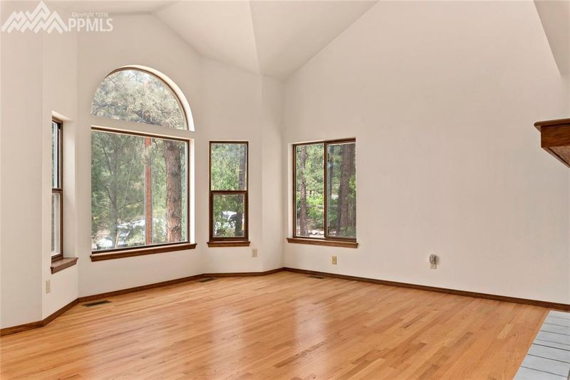1055 Tari Pl, Colorado Springs, CO 80921