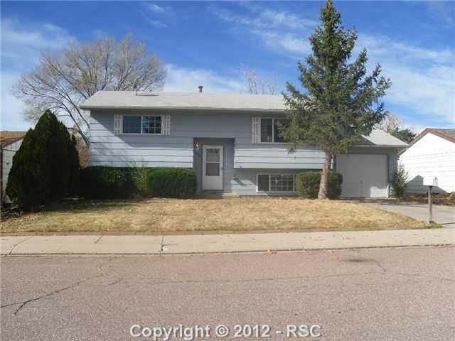 1058 Commanchero Dr, Colorado Springs, CO 80915