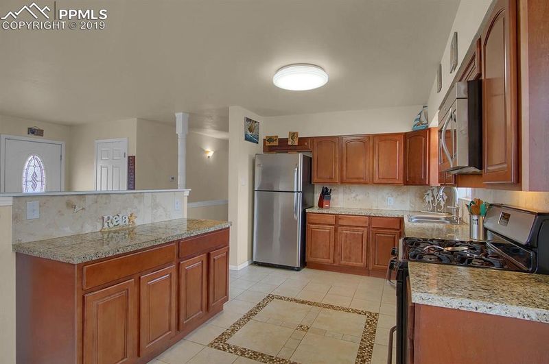 106 Ely St, Colorado Springs, CO 80911