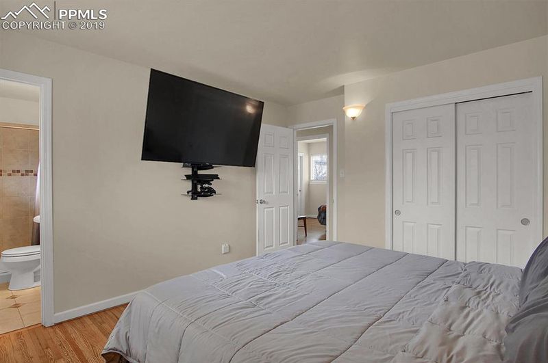 106 Ely St, Colorado Springs, CO 80911