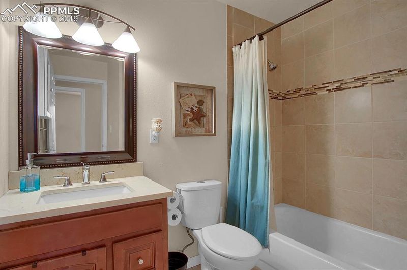 106 Ely St, Colorado Springs, CO 80911