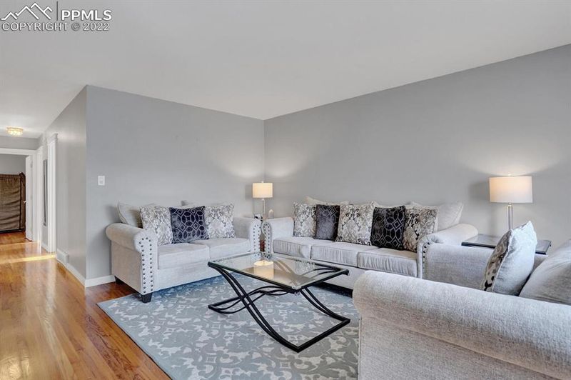 106 Ithaca St, Colorado Springs, CO 80911