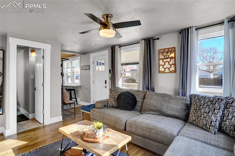 106 N Walnut St, Colorado Springs, CO 80905