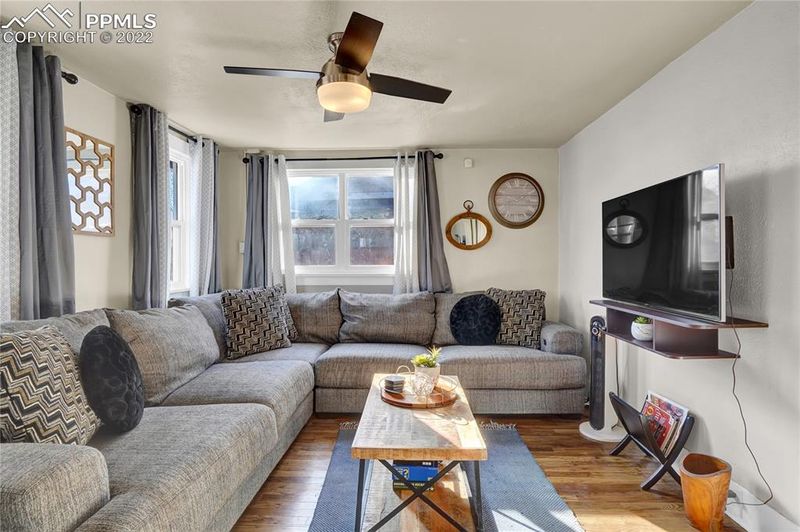 106 N Walnut St, Colorado Springs, CO 80905