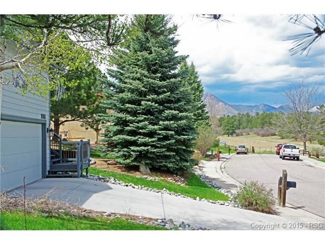 1065 Hunters Ridge Dr, Colorado Springs, CO 80919