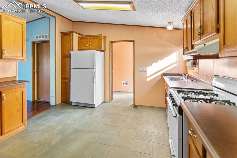 1067 Rangeview Rd, Divide, CO 80814