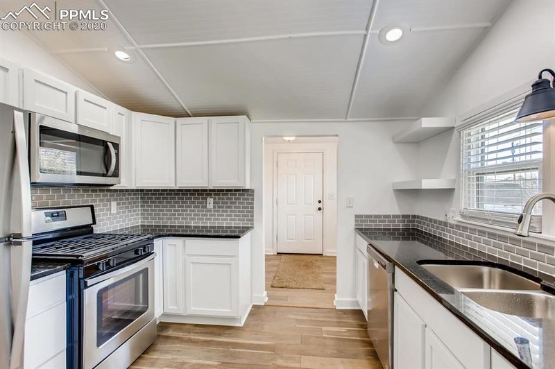 1068 E 1st St, Loveland, CO 80537