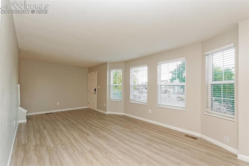 1068 Keith Dr, Colorado Springs, CO 80916
