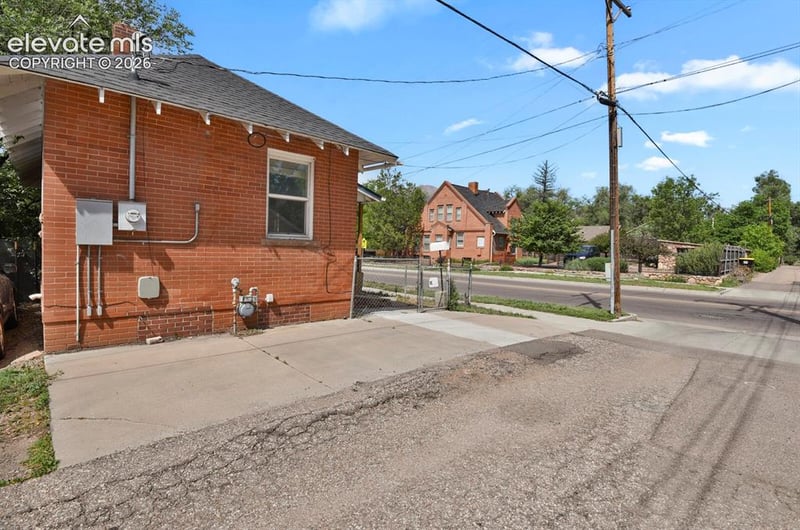 107 30th St, Colorado Springs, CO 80904