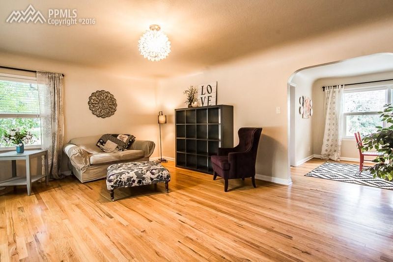 107 Beaver Ave, Colorado Springs, CO 80905