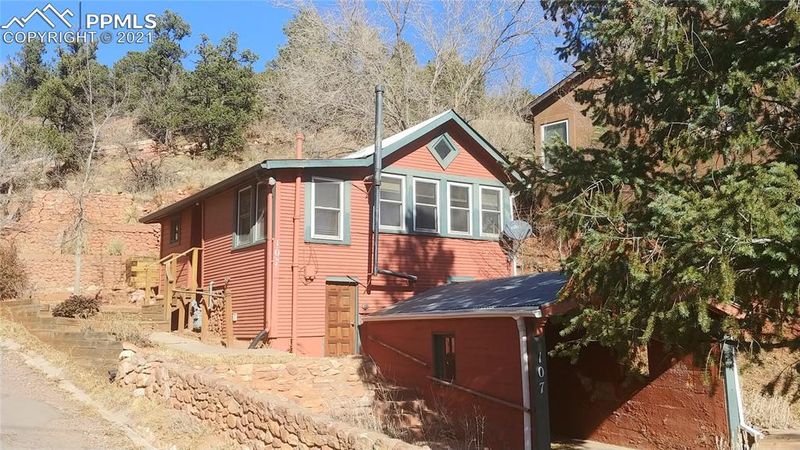 107 Pinon Ln, Manitou Springs, CO 80829