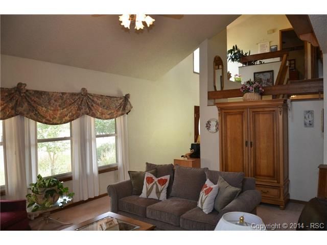 1070 Popes Valley Dr, Colorado Springs, CO 80919