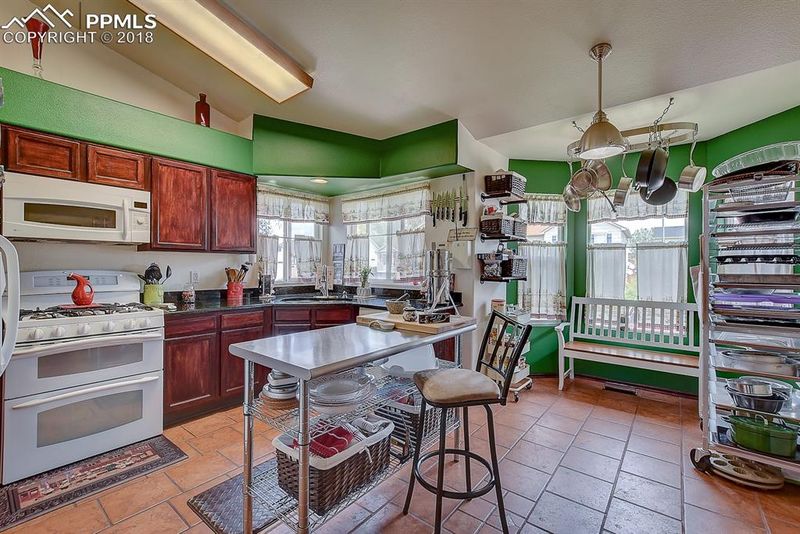 1070 Swayback Dr, Fountain, CO 80817