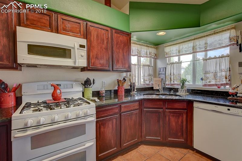 1070 Swayback Dr, Fountain, CO 80817
