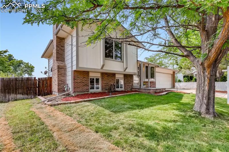 10711 Clermont St, Thornton, CO 80233
