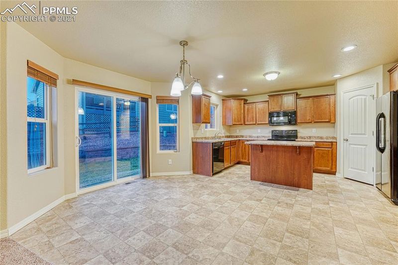1074 Diamond Rim Dr, Colorado Springs, CO 80921