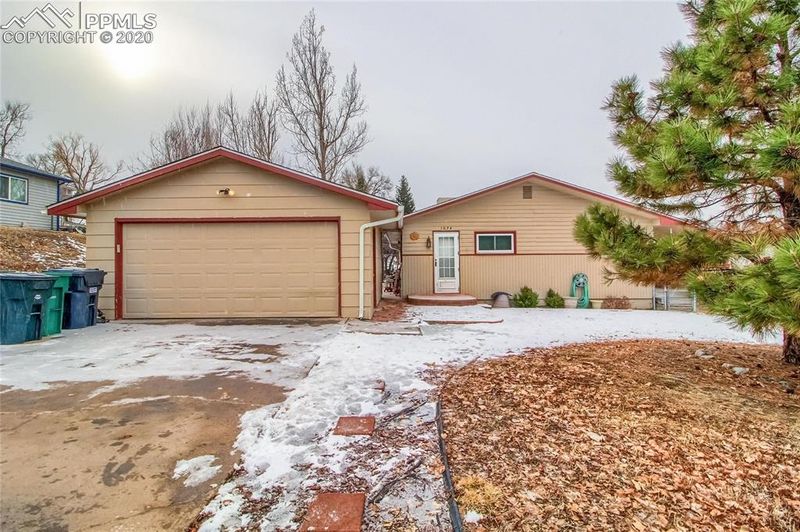 1074 E Harvey St, Castle Rock, CO 80108