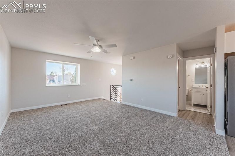 1074 Jet Wing Dr, Colorado Springs, CO 80916