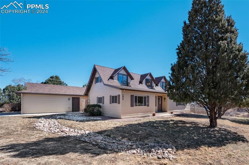 1075 Broadview Pl, Colorado Springs, CO 80904