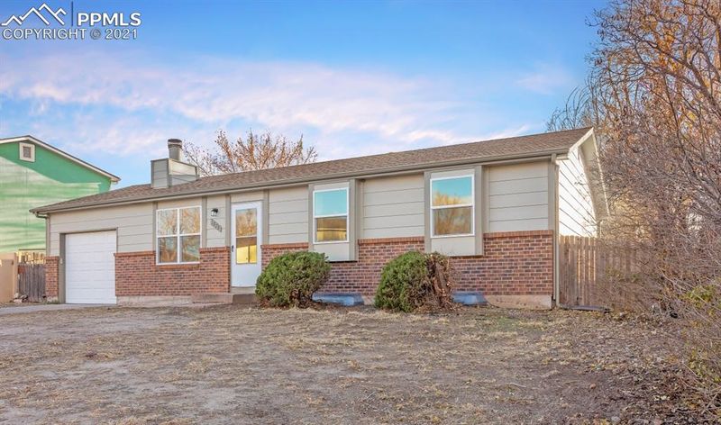 1075 Keith Dr, Colorado Springs, CO 80916
