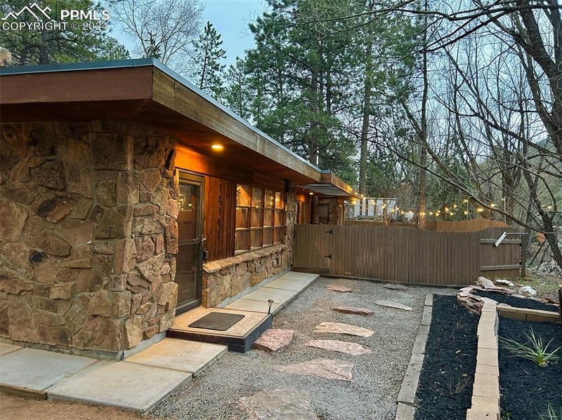 10792 Ute Pass Ave, Green Mountain Falls, CO 80819