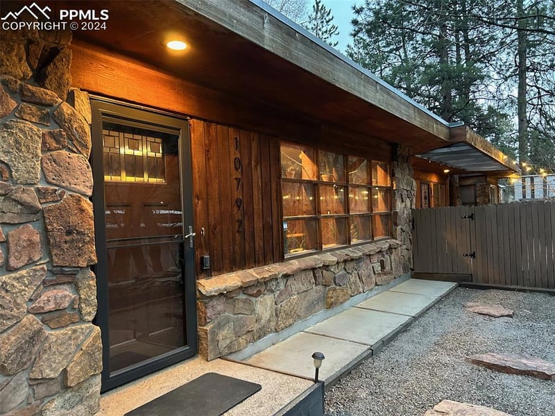 10792 Ute Pass Ave, Green Mountain Falls, CO 80819