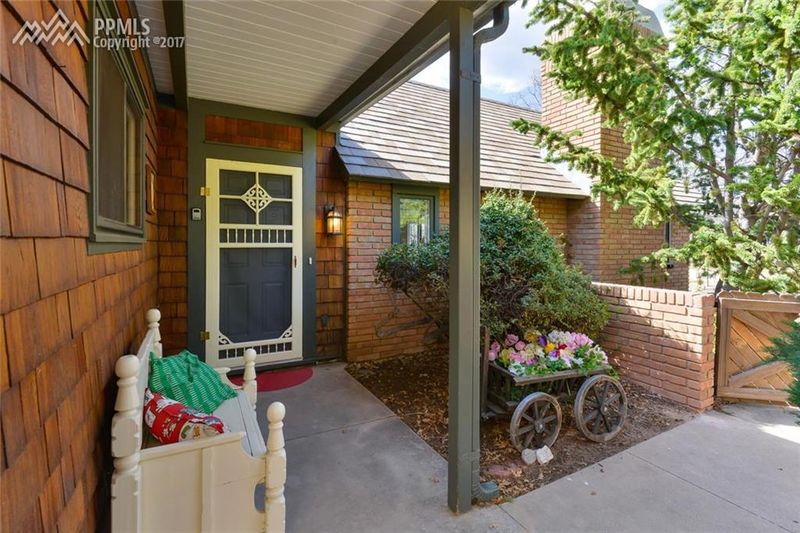 108 Palisade Cir, Manitou Springs, CO 80829