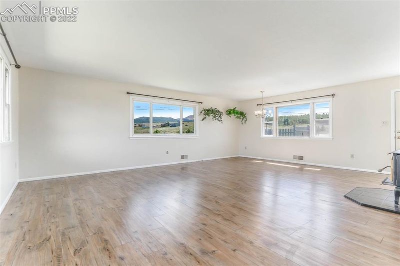 1082 Elfin Glen Dr, Divide, CO 80814