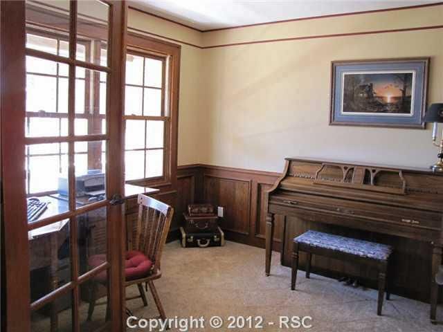 1085 W Caribou Dr, Monument, CO 80132