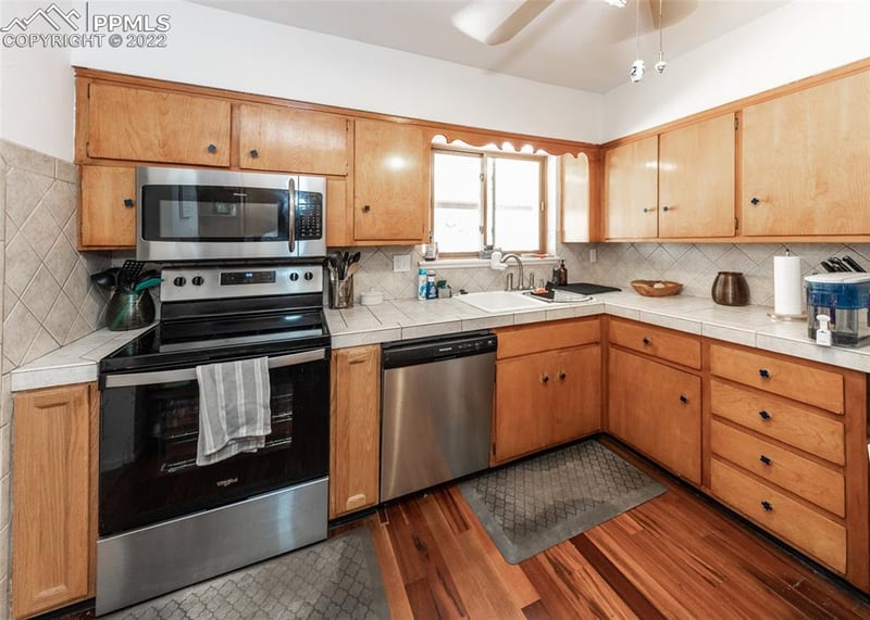 109 Grinnell St, Colorado Springs, CO 80911