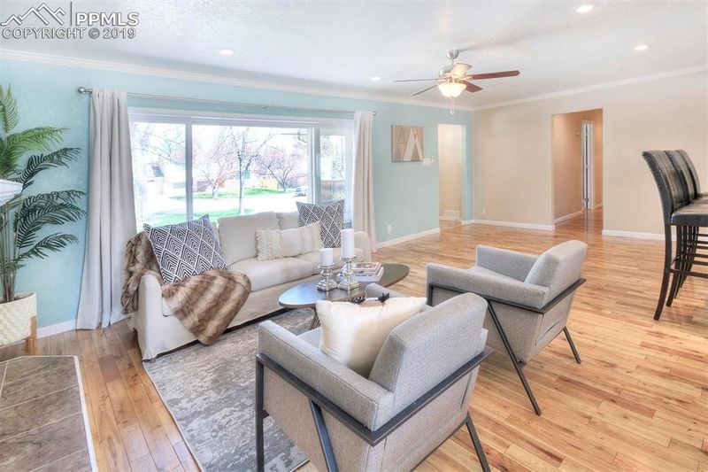109 Pine Ave, Colorado Springs, CO 80906