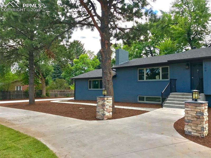 109 Vine St, Colorado Springs, CO 80906