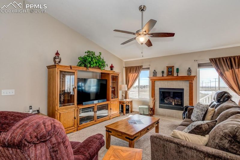 10913 Caverhill Dr, Peyton, CO 80831