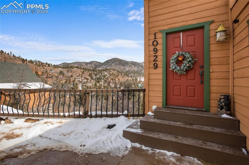 10929 Iona Trl, Green Mountain Falls, CO 80819