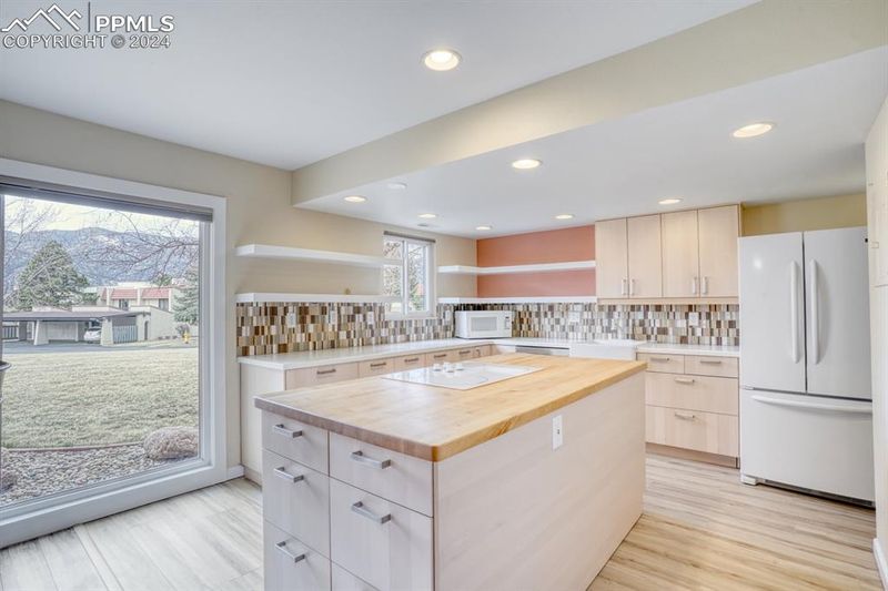 1094 Fontmore Rd #A, Colorado Springs, CO 80904